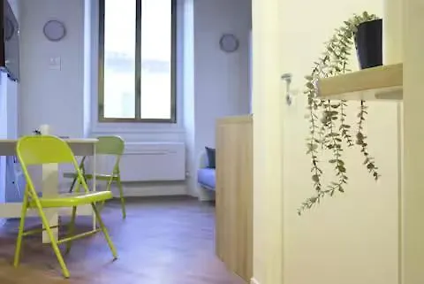 Piazza 5 Giornate Apartment Milan Italy