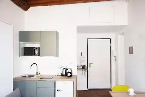 Piazza 5 Giornate Apartment Milan