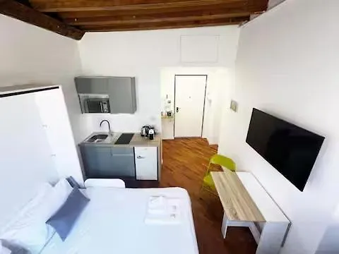 Piazza 5 Giornate Apartment Milan